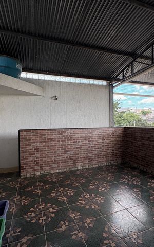 Casa à venda com 300m², 3 quartos e 2 vagasÁrea de Serviço