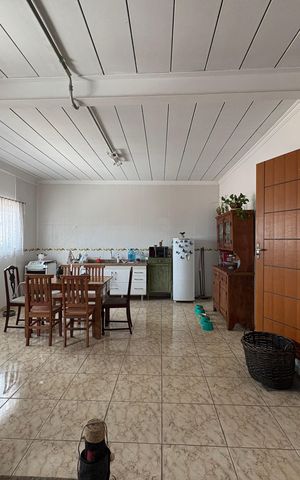 Casa à venda com 300m², 3 quartos e 2 vagasSala e Cozinha