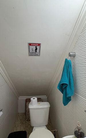 Casa à venda com 300m², 3 quartos e 2 vagasLavabo de Serviço 1