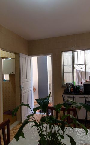 Casa à venda com 198m², 4 quartos e 2 vagas