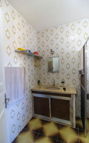 Casa à venda com 198m², 4 quartos e 2 vagas Casa à venda com 198m², 4 quartos e 2 vagasBanheiro Social