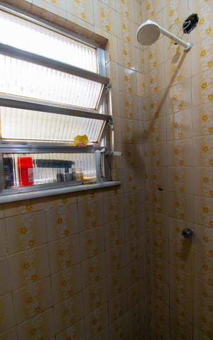 Casa à venda com 198m², 4 quartos e 2 vagas Casa à venda com 198m², 4 quartos e 2 vagasBanheiro de serviço