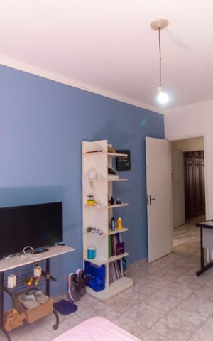 Casa à venda com 198m², 4 quartos e 2 vagas Casa à venda com 198m², 4 quartos e 2 vagasQuarto 1