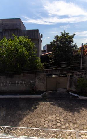 Casa à venda com 198m², 4 quartos e 2 vagas Casa à venda com 198m², 4 quartos e 2 vagasVista