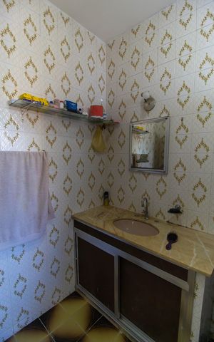 Casa à venda com 198m², 4 quartos e 2 vagas Casa à venda com 198m², 4 quartos e 2 vagasBanheiro Social