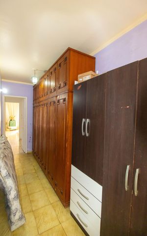 Casa à venda com 198m², 4 quartos e 2 vagas Casa à venda com 198m², 4 quartos e 2 vagasQuarto 4