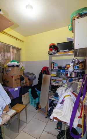 Casa à venda com 198m², 4 quartos e 2 vagas Casa à venda com 198m², 4 quartos e 2 vagasDespensa