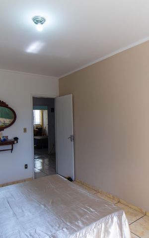Casa à venda com 198m², 4 quartos e 2 vagas Casa à venda com 198m², 4 quartos e 2 vagasQuarto 3