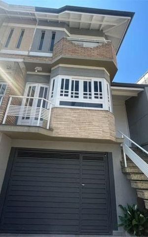 Casa para alugar com 300m², 4 quartos e 7 vagas Casa para alugar com 300m², 4 quartos e 7 vagasFachada