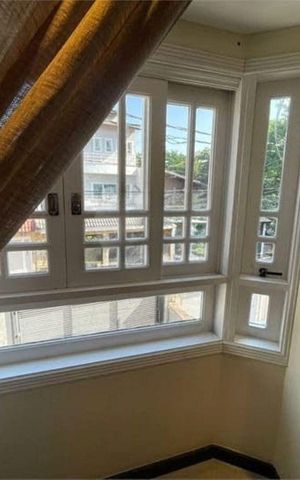 Casa para alugar com 300m², 4 quartos e 7 vagas Casa para alugar com 300m², 4 quartos e 7 vagasVaranda