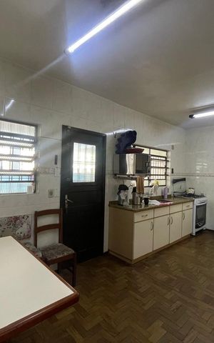 Casa para alugar com 234m², 3 quartos e 3 vagas