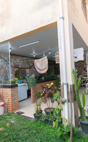 Casa à venda com 128m², 3 quartos e 2 vagas