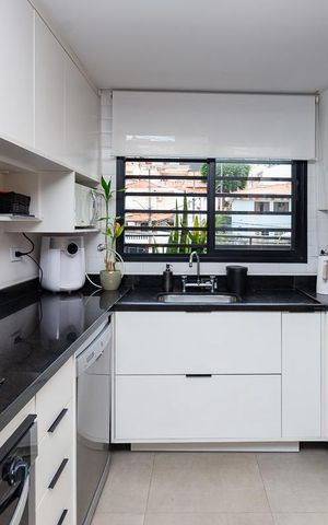 Casa de condomínio à venda com 154m², 2 quartos e 2 vagas Casa de condomínio à venda com 154m², 2 quartos e 2 vagasCozinha Americana