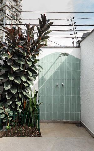 Casa de condomínio à venda com 154m², 2 quartos e 2 vagas Casa de condomínio à venda com 154m², 2 quartos e 2 vagasQuintal