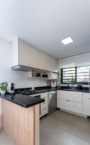 Casa de condomínio à venda com 154m², 2 quartos e 2 vagas Casa de condomínio à venda com 154m², 2 quartos e 2 vagasCozinha Americana