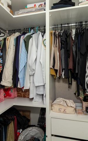 Casa de condomínio à venda com 154m², 2 quartos e 2 vagas Casa de condomínio à venda com 154m², 2 quartos e 2 vagasCloset da Suíte