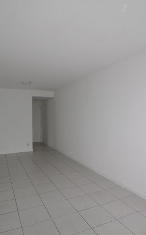 Apartamento à venda com 78m², 2 quartos e 1 vagaSala