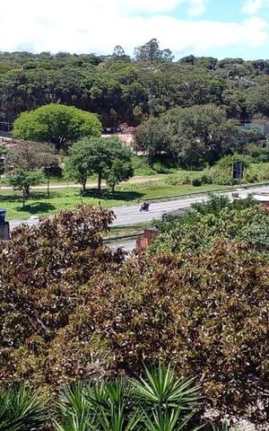 Casa à venda com 237m², 4 quartos e 2 vagas Casa à venda com 237m², 4 quartos e 2 vagasVista do janela do quarto