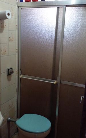 Casa à venda com 237m², 4 quartos e 2 vagas Casa à venda com 237m², 4 quartos e 2 vagasBanheiro