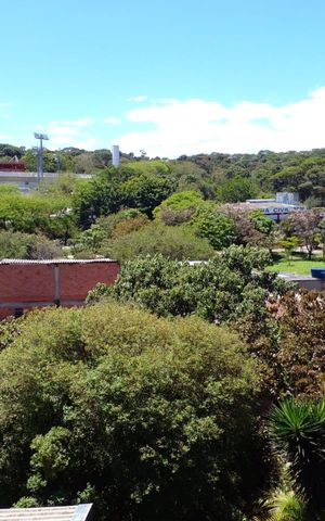 Casa à venda com 237m², 4 quartos e 2 vagas Casa à venda com 237m², 4 quartos e 2 vagasVista do janela do quarto