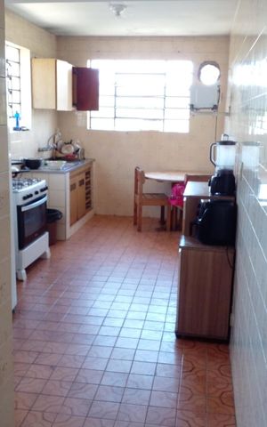 Casa à venda com 237m², 4 quartos e 2 vagas Casa à venda com 237m², 4 quartos e 2 vagasCozinha