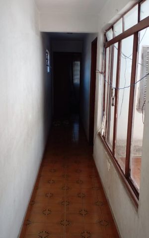 Casa à venda com 237m², 4 quartos e 2 vagas Casa à venda com 237m², 4 quartos e 2 vagasCorredor