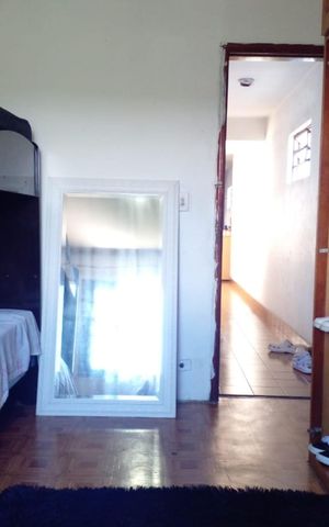 Casa à venda com 237m², 4 quartos e 2 vagas Casa à venda com 237m², 4 quartos e 2 vagasQuarto