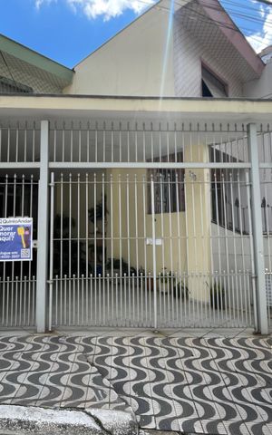 Casa para alugar com 136m², 3 quartos e 1 vaga