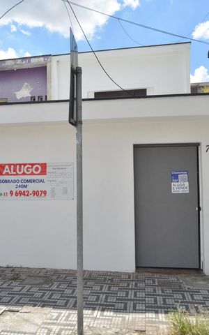 Casa à venda com 240m², 3 quartos e sem vagaFachada
