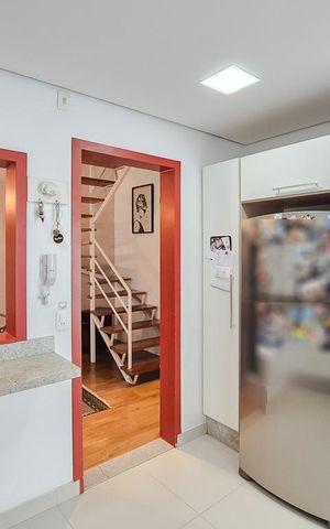 Casa de condomínio à venda com 223m², 3 quartos e 4 vagas Casa de condomínio à venda com 223m², 3 quartos e 4 vagasCozinha