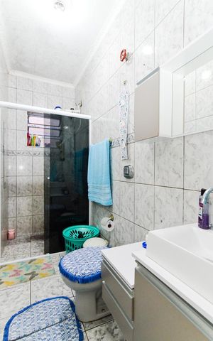 Casa à venda com 176m², 2 quartos e 2 vagasBanheiro Social 1