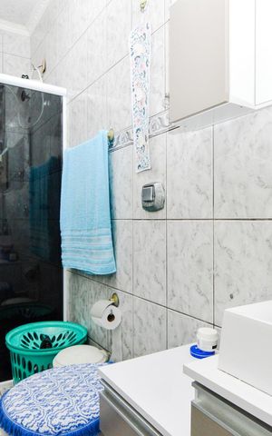 Casa à venda com 176m², 2 quartos e 2 vagasBanheiro Social 1