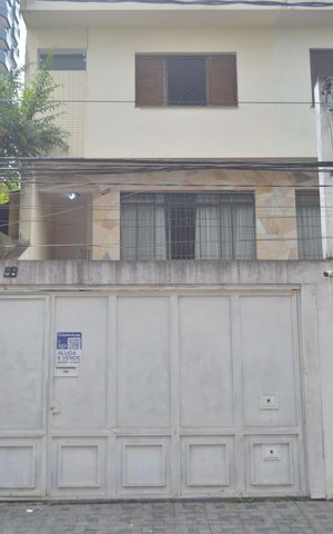 Casa para alugar com 190m², 3 quartos e 2 vagasFachada