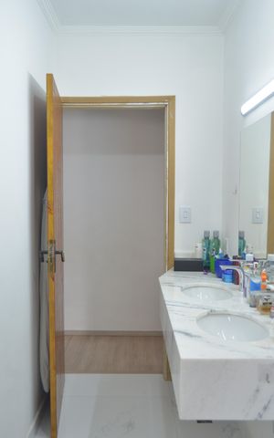 Casa para alugar com 190m², 3 quartos e 2 vagasBanheiro 