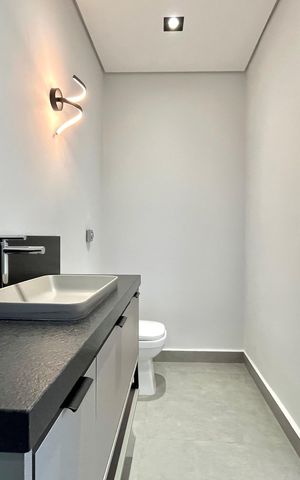 Casa para alugar com 180m², 3 quartos e 2 vagas Casa para alugar com 180m², 3 quartos e 2 vagasBanheiro da Suíte