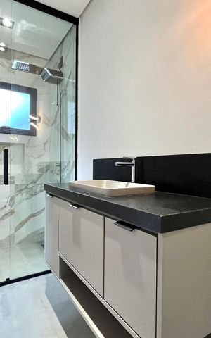 Casa para alugar com 180m², 3 quartos e 2 vagas Casa para alugar com 180m², 3 quartos e 2 vagasBanheiro da Suíte