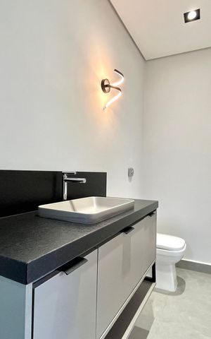 Casa para alugar com 180m², 3 quartos e 2 vagas Casa para alugar com 180m², 3 quartos e 2 vagasBanheiro da Suíte