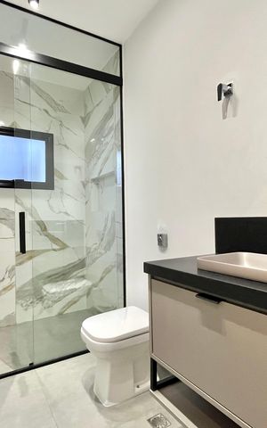 Casa para alugar com 180m², 3 quartos e 2 vagas Casa para alugar com 180m², 3 quartos e 2 vagasBanheiro Social