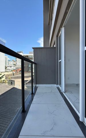 Apartamento à venda com 110m², 2 quartos e 2 vagas Apartamento à venda com 110m², 2 quartos e 2 vagasVaranda
