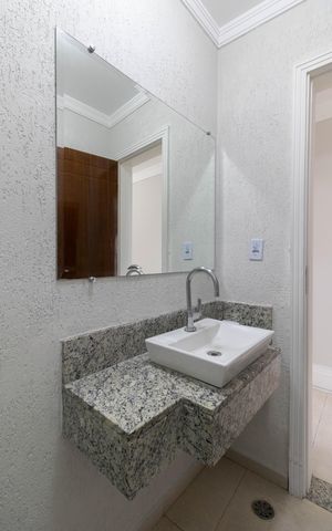 Casa à venda com 185m², 3 quartos e 4 vagas Casa à venda com 185m², 3 quartos e 4 vagasLavabo