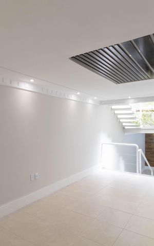 Casa à venda com 185m², 3 quartos e 4 vagas Casa à venda com 185m², 3 quartos e 4 vagasSala