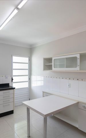 Casa à venda com 185m², 3 quartos e 4 vagas Casa à venda com 185m², 3 quartos e 4 vagasCozinha