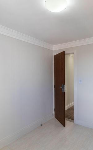 Casa à venda com 185m², 3 quartos e 4 vagas Casa à venda com 185m², 3 quartos e 4 vagasQuarto 2