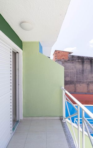 Casa à venda com 185m², 3 quartos e 4 vagas Casa à venda com 185m², 3 quartos e 4 vagasSacada Suíte