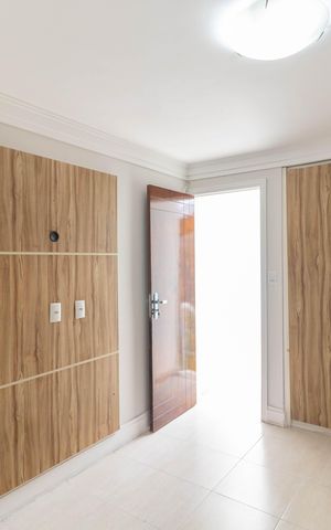 Casa à venda com 185m², 3 quartos e 4 vagas Casa à venda com 185m², 3 quartos e 4 vagasSuíte