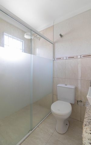 Casa à venda com 185m², 3 quartos e 4 vagas Casa à venda com 185m², 3 quartos e 4 vagasBanheiro Suíte