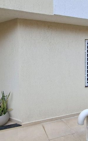 Casa de condomínio à venda com 80m², 3 quartos e 2 vagas Casa de condomínio à venda com 80m², 3 quartos e 2 vagasÁrea externa