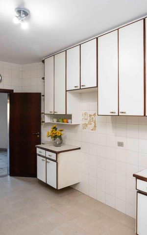Casa para alugar com 300m², 4 quartos e 4 vagasCozinha