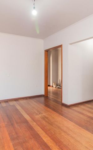 Casa para alugar com 333m², 4 quartos e 6 vagas Casa para alugar com 333m², 4 quartos e 6 vagasQuarto 2