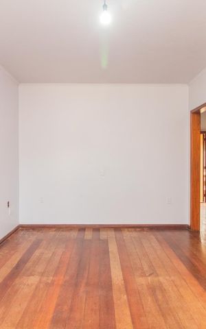 Casa para alugar com 333m², 4 quartos e 6 vagas Casa para alugar com 333m², 4 quartos e 6 vagasQuarto 2